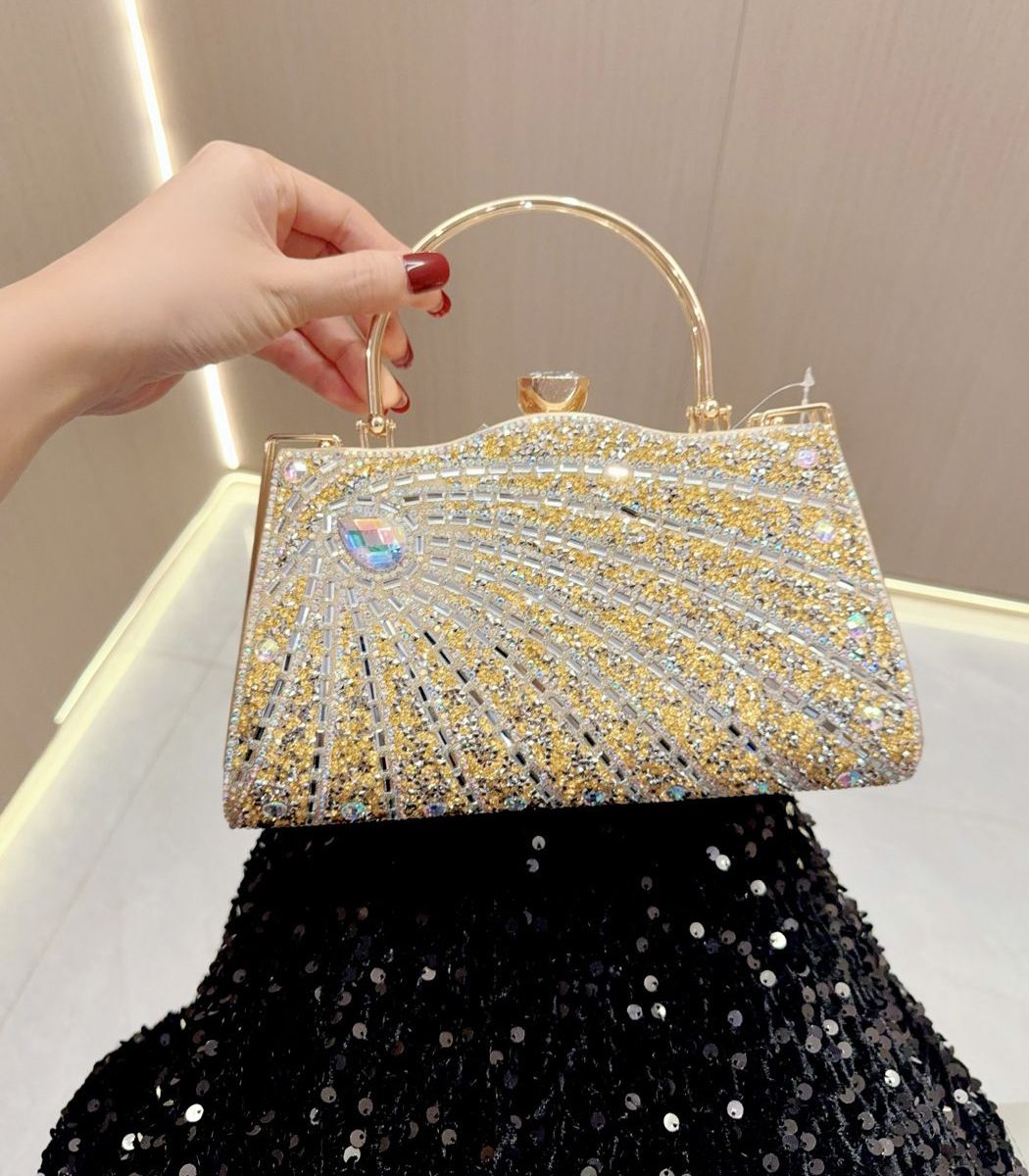 O1CN01QM0zSQ270gUZ2sdJq 2212461727735 0 cib