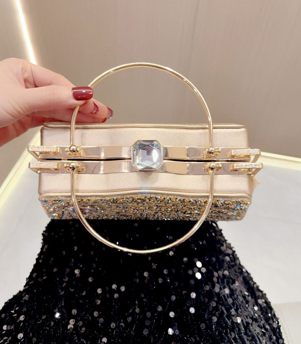 O1CN01kMgnIN270gUYzltdg 2212461727735 0 cib