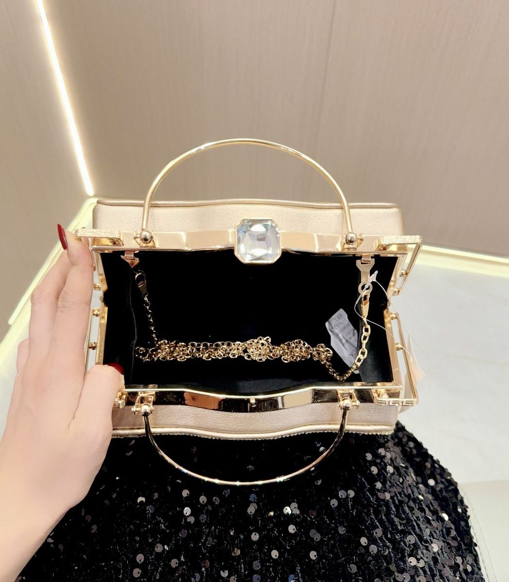 O1CN01rSom50270gUX9oGRf 2212461727735 0 cib